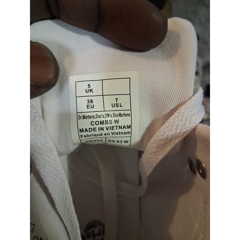 Dr. Martens Combs W Combat Boots Womens Sz 7 US All White Air Wair - Picture 8 of 8